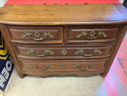 Autriche - Commode galbée en chène, fin 18ème...
