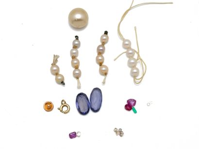 Composite lot of stones on paper consisting...