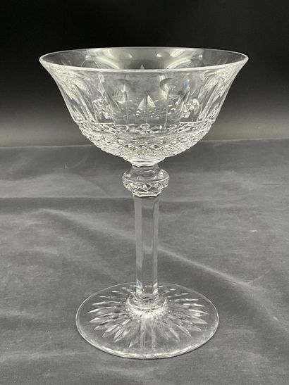 SAINT LOUIS, modèle Tommy, 6 coupes à champagne...