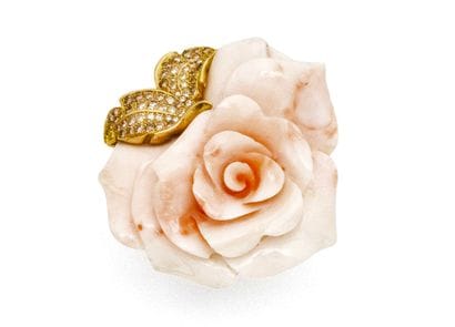 Statement designer ring in 750-th gold, featuring...
