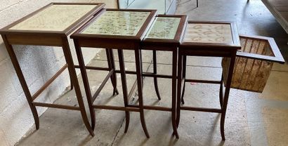 Ensemble de 4 tables gigognes de tailles...