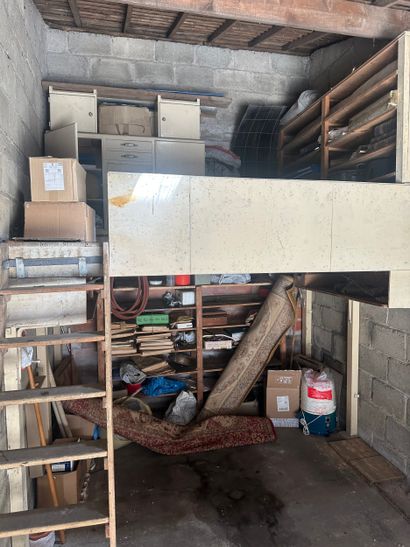 Vente en 1 lot de l'entier mobilier d'un...