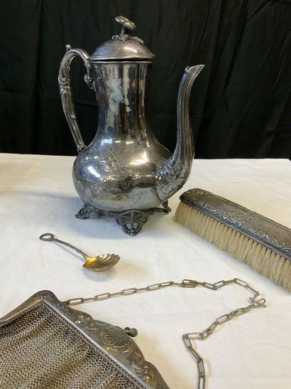 metal argenté : une cafetière anglaise fin...