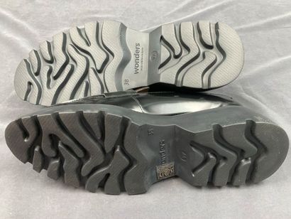 WONDERS, modèle C-7202, pointure 38, paire...