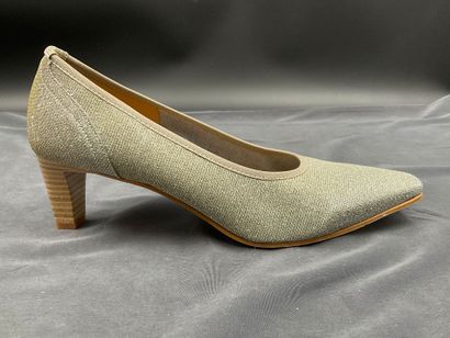 QOOTUM, modèle GALA 492 , pointure 38, paire...