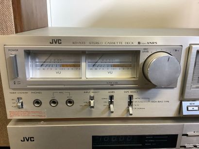 JVC, ensemble HIFI comprenant un amplificateur...