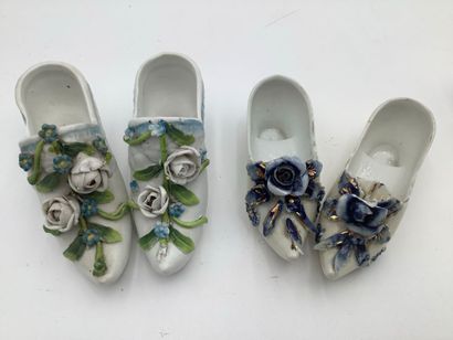 Regroupement de souliers miniatures en porcelaine...