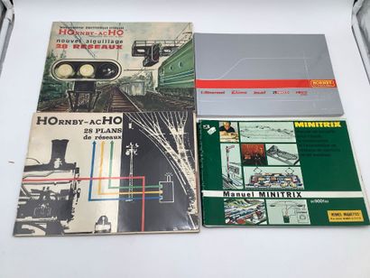 Plusieurs revues et catalogues de marque...