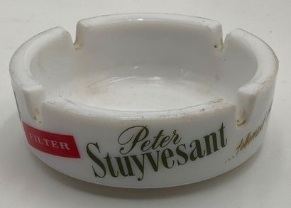 9 cendriers publicitaires avec plusieurs...