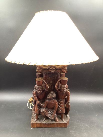 Sculpture Africaine à décor de scènes de...