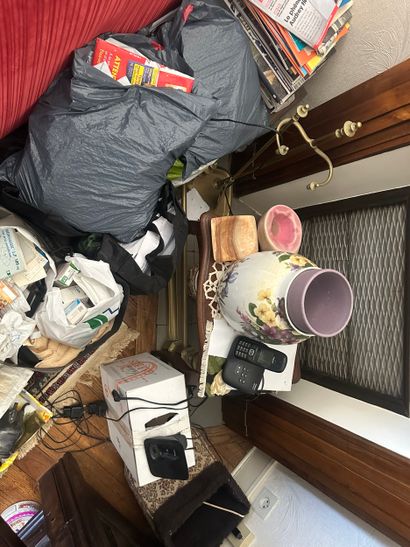 Vente en 1 lot de l'entier mobilier d'un...