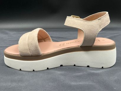 MARCO TOZZI, pointure 37, paire de sandales...