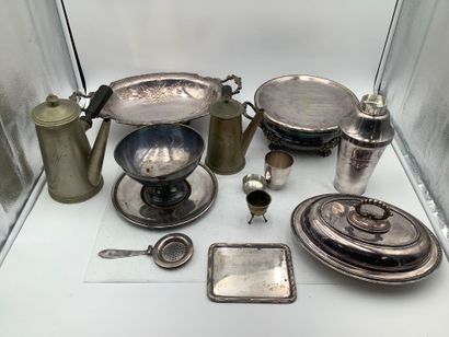Important lot d’ustensiles de cuisine en...