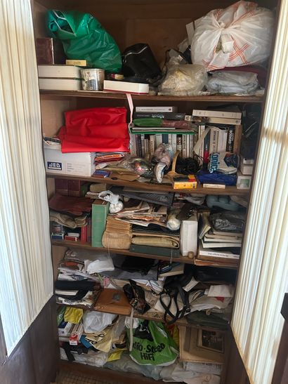 Vente en 1 lot de l'entier mobilier d'un...