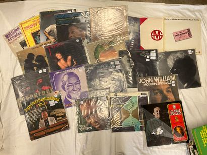Lot de 61 vinyles 33T de variété différente...