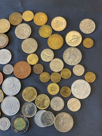 Lot de pièces de monnaie courantes essentiellement...