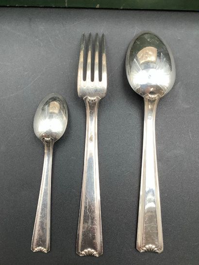 ERCUIS, belle ménagère en métal argenté,...
