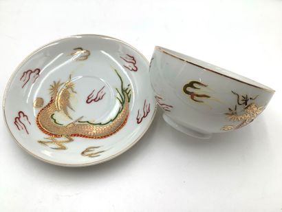Service à thé et à saké en porcelaine fine...