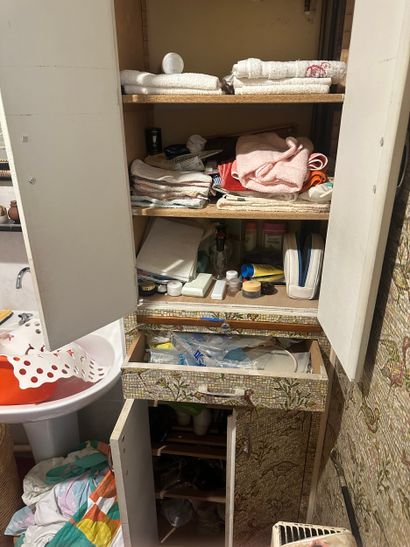 Vente en 1 lot de l'entier mobilier d'un...
