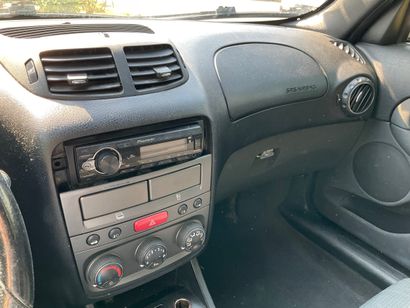 ALFA ROMEO 147 Immatriculée : AW-186-TE 
Genre...