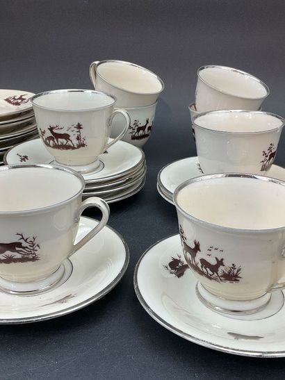 Service incomplet de porcelaine de la maison...