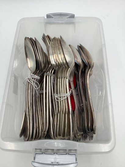 Métal argenté, important lot de couverts...