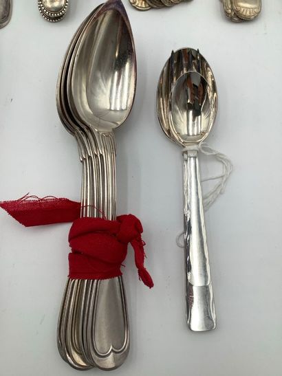 Métal argenté, important lot de couverts...