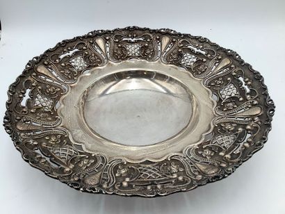 Argent, grande coupe à frise ajourée sur...