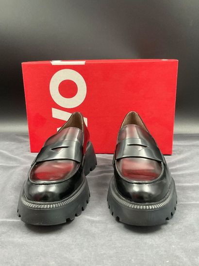 WONDERS, modèle C-7202, pointure 38, paire...