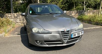 ALFA ROMEO 147 Immatriculée : AW-186-TE 
Genre...