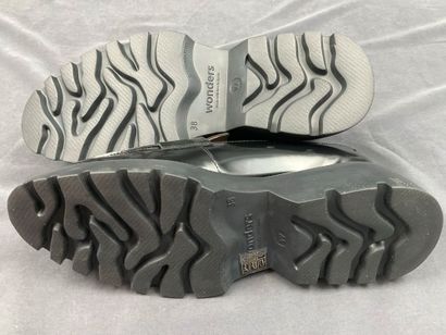 WONDERS, modèle C-7202, pointure 38, paire...