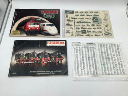 Plusieurs revues et catalogues de marque...