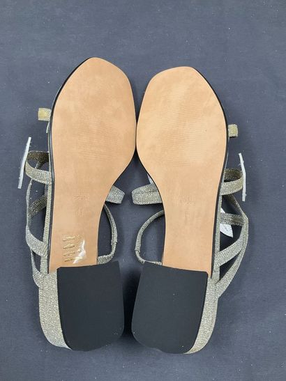 QOOTUM, modèle GALA 492 , pointure 41, paire...