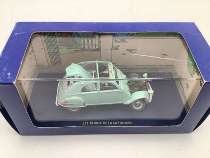 TINTIN, 5 voitures miniatures 1/43 des aventures...