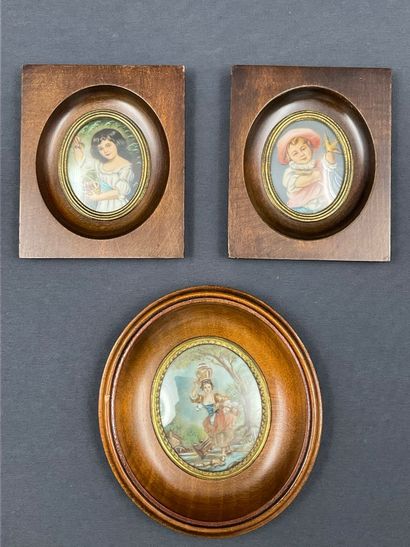 3 miniatures comprenant : la fillette aux...