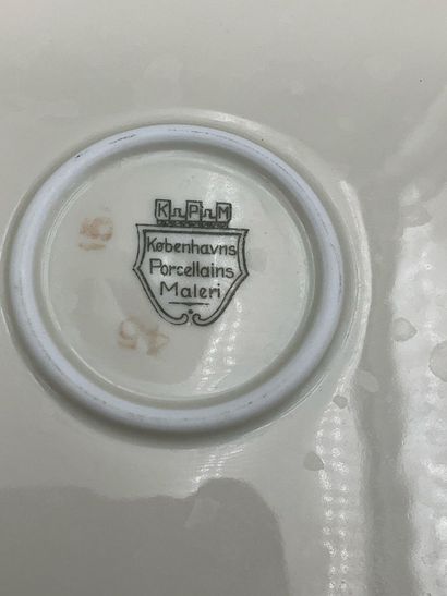 Service incomplet de porcelaine de la maison...