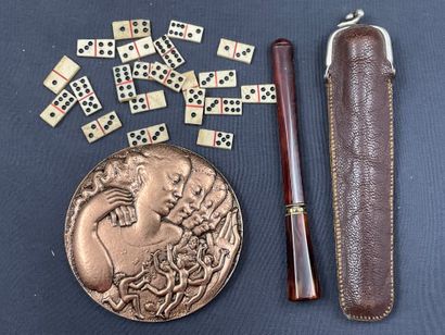 Varia, lot comprenant pièces de monnaie,...
