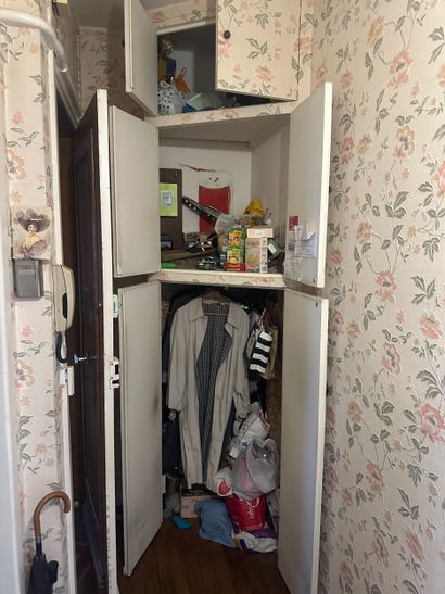 Vente en 1 lot de l'entier mobilier d'un...