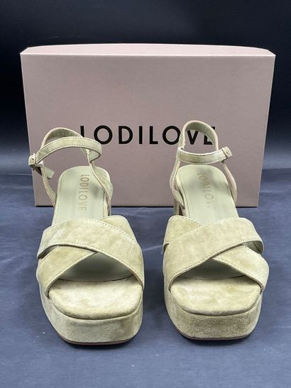 LODILOVE, modèle NA4801, pointure 39, paire...