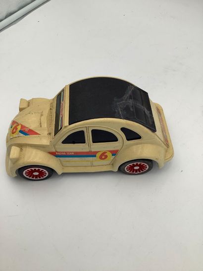 Jouets vintage, dont :
Fusée spatiale «Jean»...
