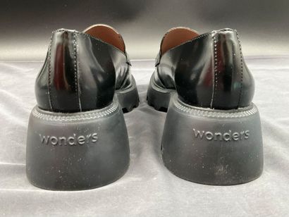 WONDERS, modèle C-7202, pointure 38, paire...
