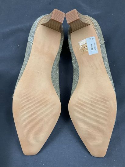 QOOTUM, modèle GALA 492 , pointure 37, paire...