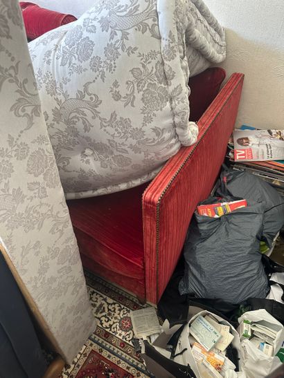 Vente en 1 lot de l'entier mobilier d'un...