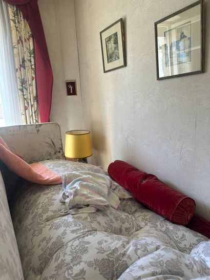 Vente en 1 lot de l'entier mobilier d'un...