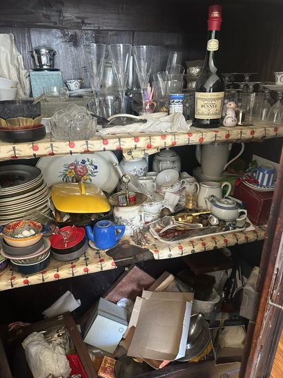 Vente en 1 lot de l'entier mobilier d'un...