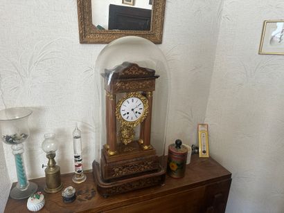 Vente en 1 lot de l'entier mobilier d'un...