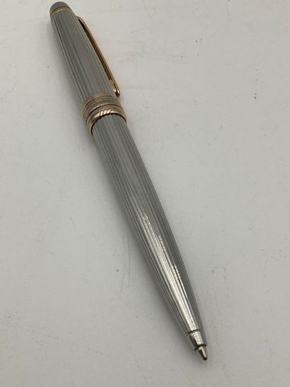 MontbLanc, stylo bille de la marque Montblanc...