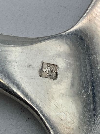 Argent, petite louche à saucière en argent.
Pas...