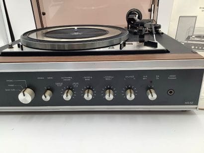 Platine avec ampli incorporé de la marque...