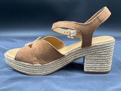 ALIWELL, modèle MIKASA, pointure 39, paire...